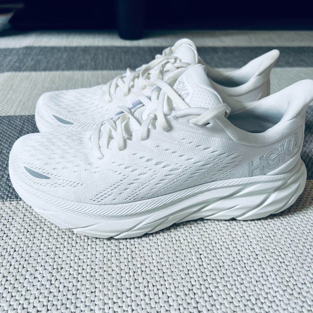 HOKA ONE ONE SIZE 7.0 CLIFTON 8 WHITE